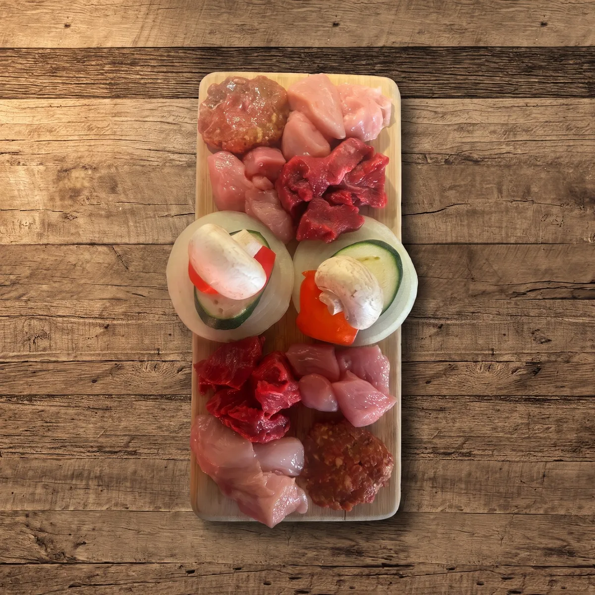 Stonegrill met vlees op een hete natuursteen